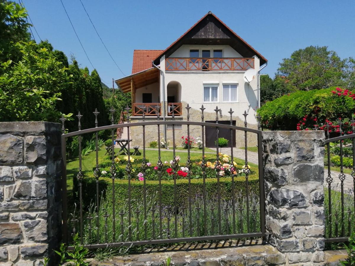 Kaman Nyaralo Apartment Badacsonytomaj Exterior photo