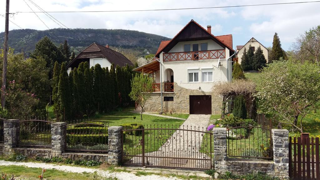 Kaman Nyaralo Apartment Badacsonytomaj Exterior photo